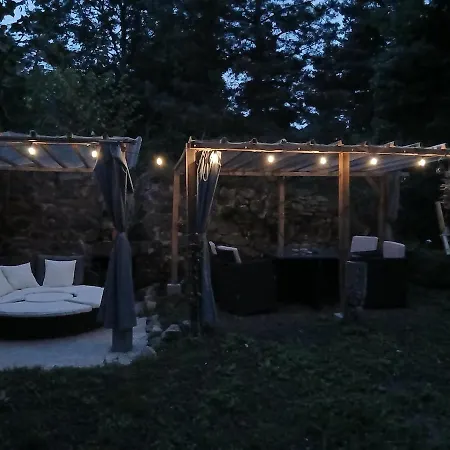 Petit Isolé En Pleine Forêt, Bain Norvégien Et Sauna